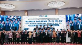 Gubernur Lampung Rahmat Mirzani Djausal menghadiri Wisuda ke-15 IAI Darul Fattah Lampung | Foto: Ist.